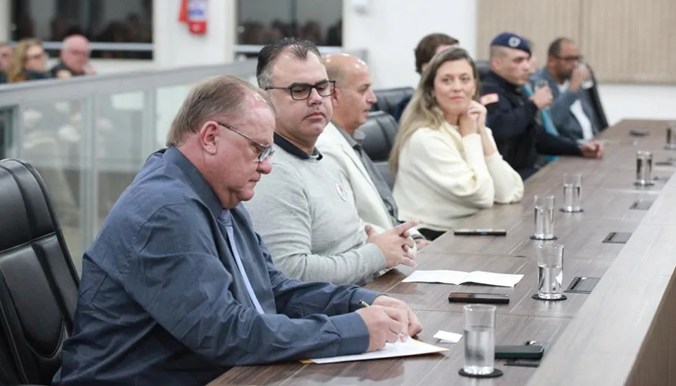 Elson Schütz recebe diploma de mérito em Blumenau