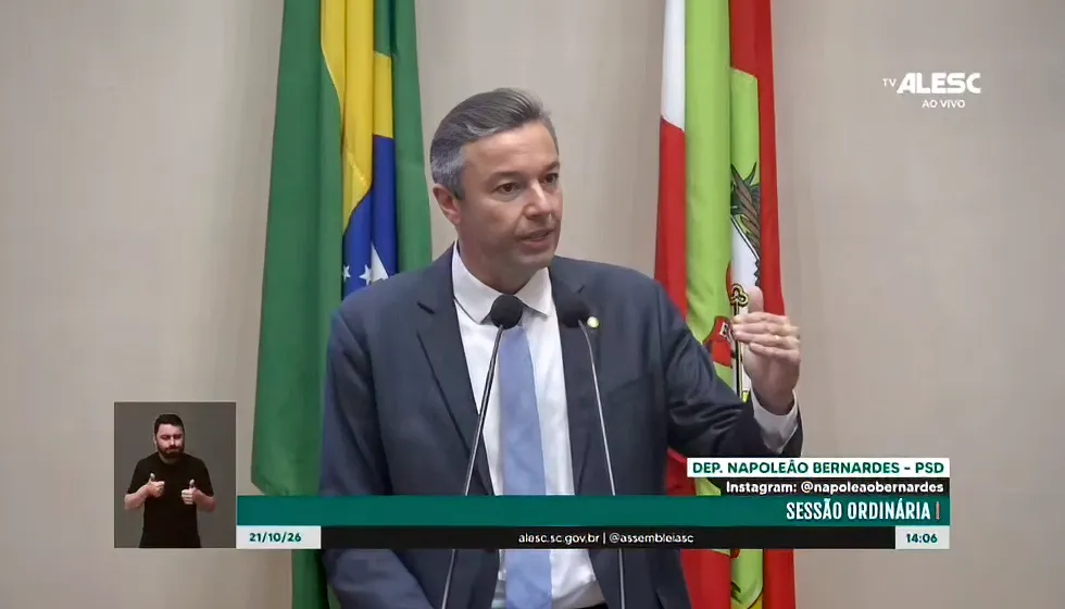 Deputado Napoleão Bernardes ressalta a importância da AMPE para as micro e pequenas empresas